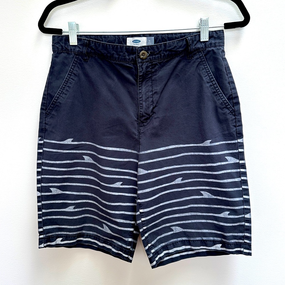 Old Navy Boys Size 14 Husky Bermuda Sort Navy Blue with Shark Fin Motif